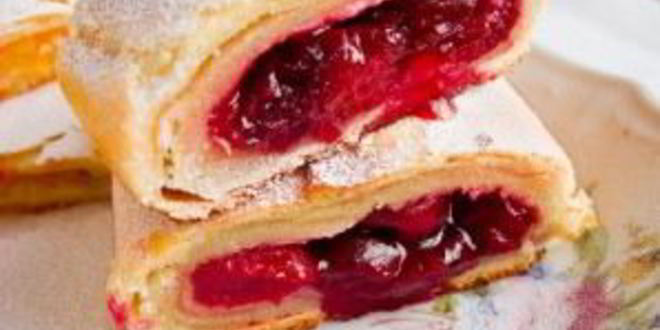 Рецепт штруделя из творожного теста с вишневой начинкой