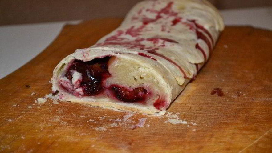 Рецепт штруделя со сливой