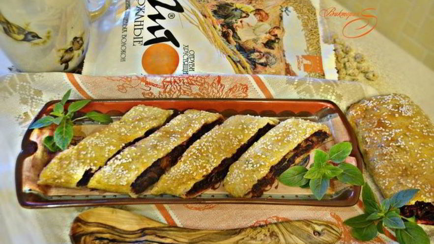 Рецепт штруделя со свеклой, сыром и шпинатом