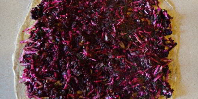 Рецепт штруделя со свеклой, сыром и шпинатом