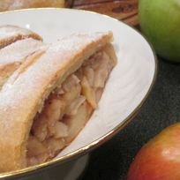 Рецепт Венского яблочного штруделя из творожного теста