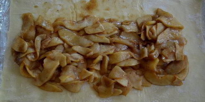 Рецепт яблочного штруделя с корицей