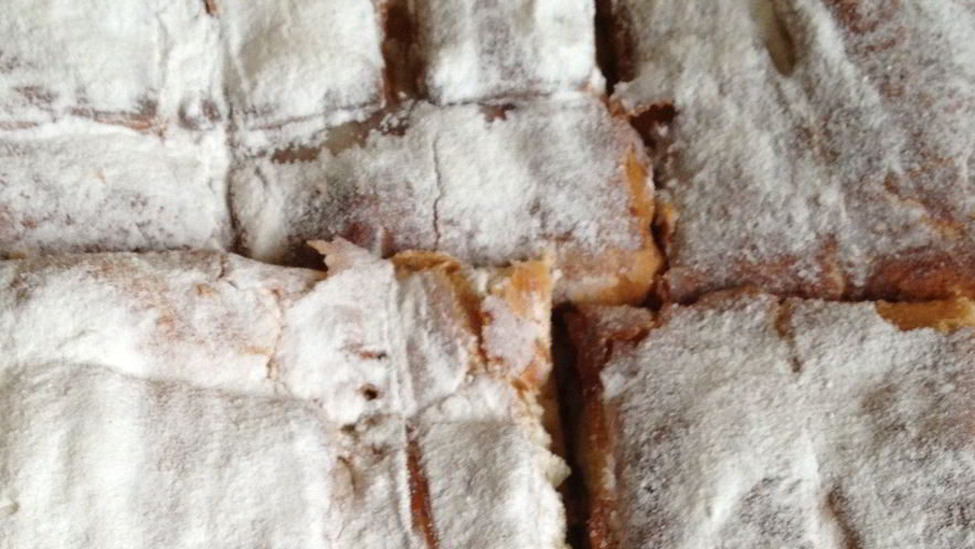 Рецепт яблочного штруделя с орехами