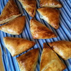 Рецепт Слоеных конвертиков с сырной начинкой