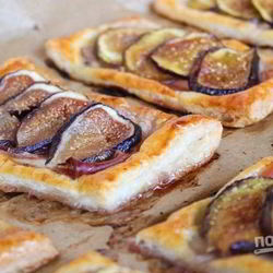 Рецепт Слоек с инжиром и ветчиной