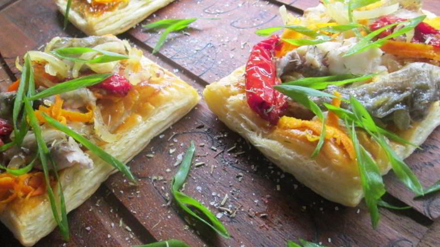 Рецепт слоек с овощами и карпом