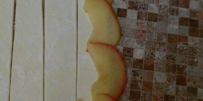 Рецепт слоек с яблоками розочки