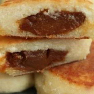 Рецепт Сырников с вареной сгущенкой