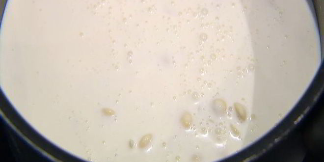 Рецепт творожника с белым шоколадом и малиной