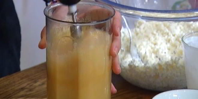 Рецепт творожника с белым шоколадом и малиной