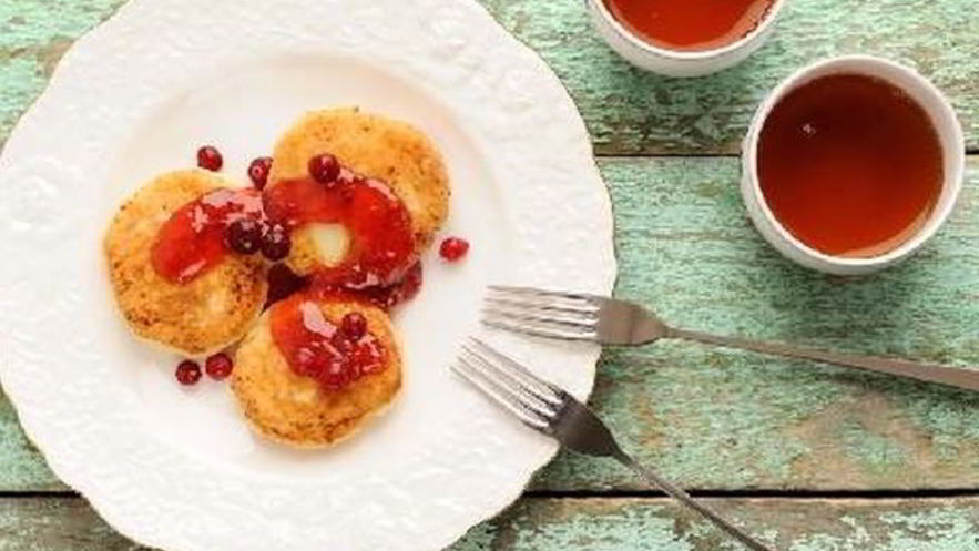 Рецепт творожников с вареньем