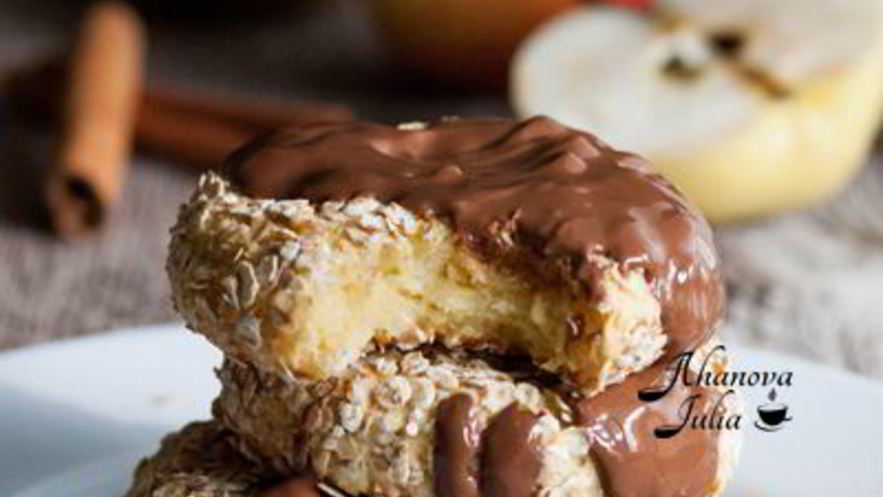 Рецепт яблочных сырников без муки