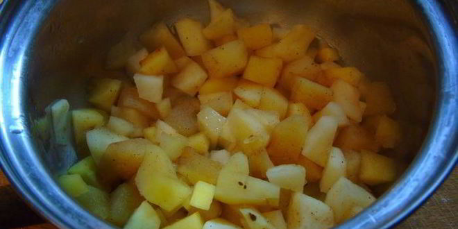 Рецепт яблочных сырников в овсяной панировке без муки