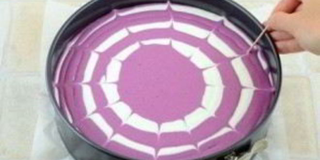 Рецепт двухцветного творожного торта без выпечки