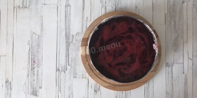 Рецепт йогуртового фисташкового торта с жимолостью