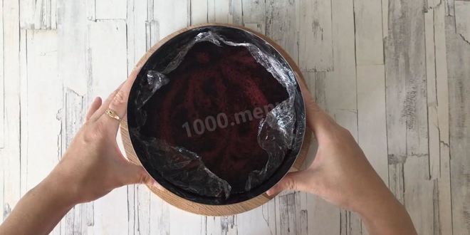 Рецепт йогуртового фисташкового торта с жимолостью