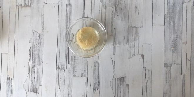 Рецепт йогуртового фисташкового торта с жимолостью