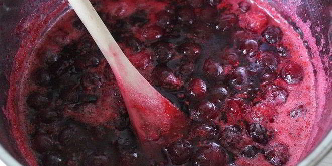 Рецепт шоколадна-брусничного торт