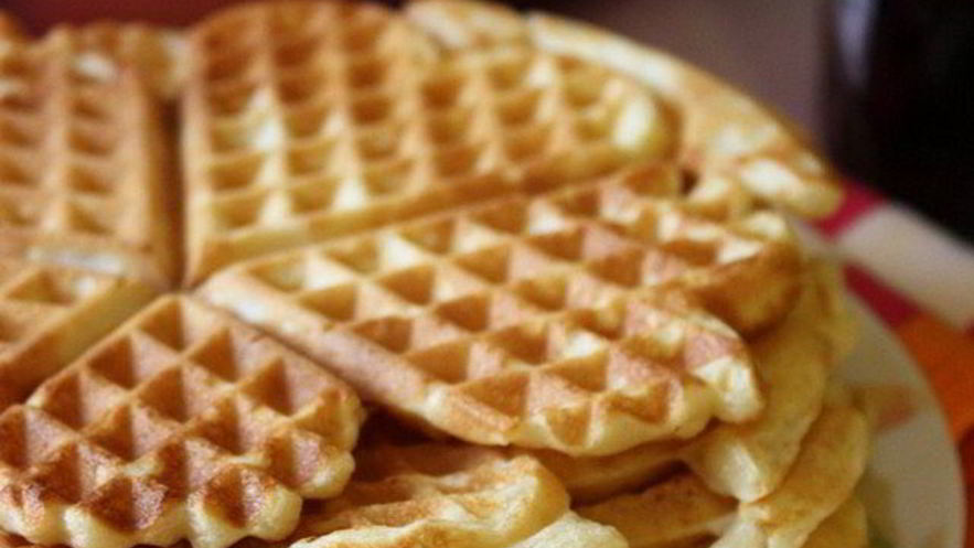 Рецепт дрожжевых вафель на завтрак