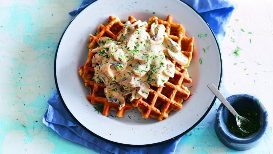 Рецепт картофельных вафель с грибным соусом