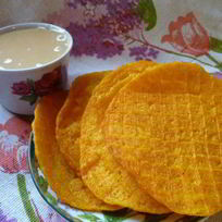 Тыквенные тонкие вафли с домашней сгущенкой