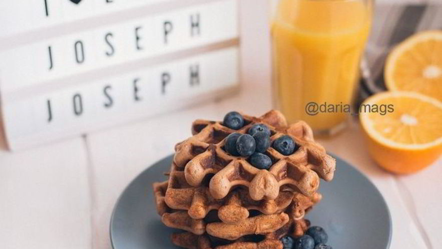 Рецепт вафель с корицей и яблочным пюре