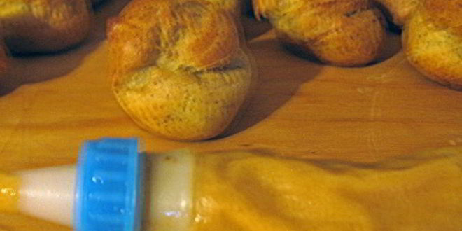 Рецепт профитролей из льняной муки с яблочно-карамельным муссом