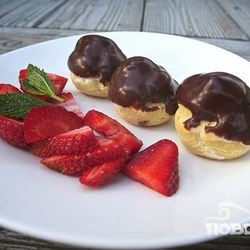 Рецепт Профитролей с шоколадным соусом