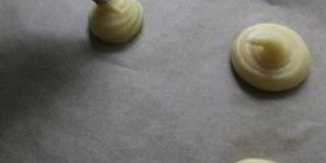 Рецепт профитролей с шоколадным соусом