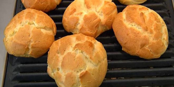 Рецепт профитролей с ванильным кремом и мороженым