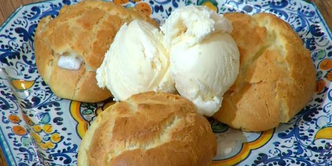 Рецепт профитролей с ванильным кремом и мороженым
