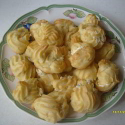 Рецепт Профитролей со взбитыми сливками