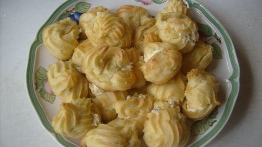 Рецепт профитролей со взбитыми сливками