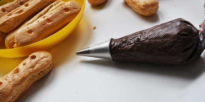 Рецепт шоколадных пирожных эклеров с заварным кремом