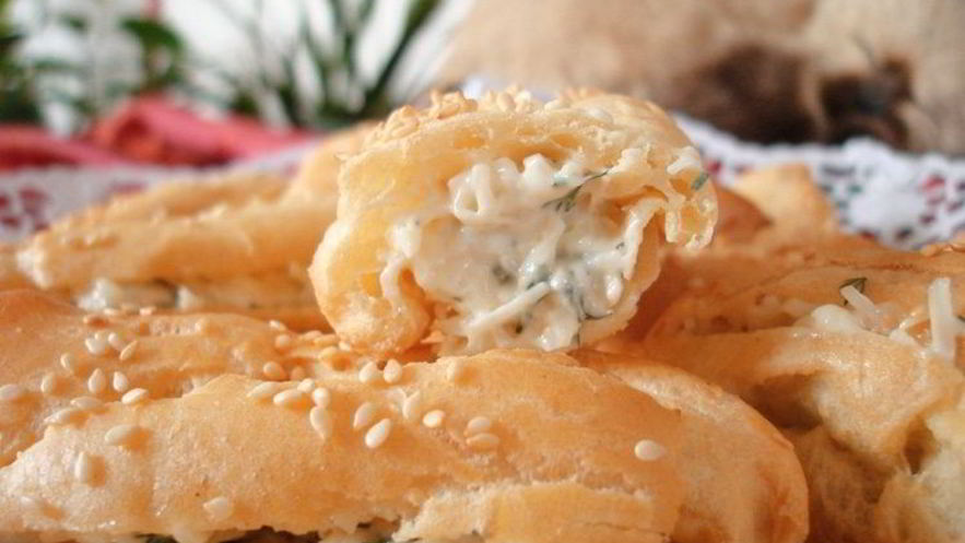 Рецепт эклеров с сырной начинкой