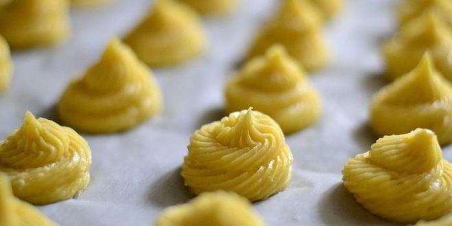 Рецепт закусочных профитролей со сливочно-лососевым крем-муссом