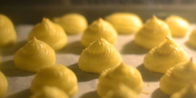 Рецепт закусочных профитролей со сливочно-лососевым крем-муссом