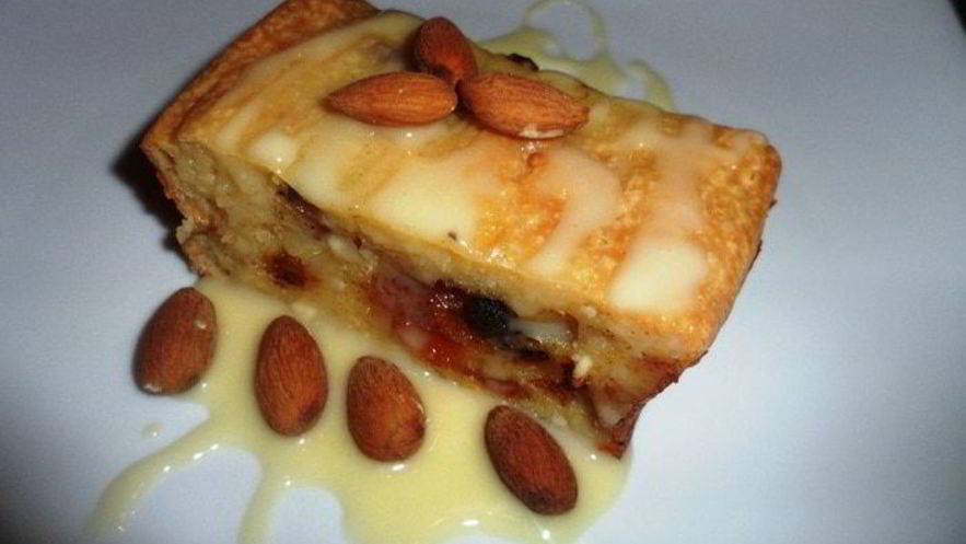 Рецепт творожной запеканки с миндалем и финиками