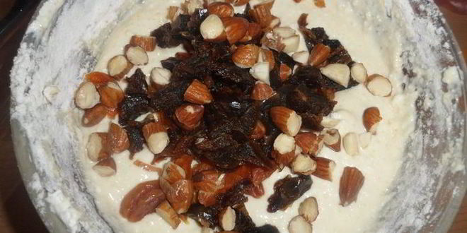 Рецепт творожной запеканки с миндалем и финиками