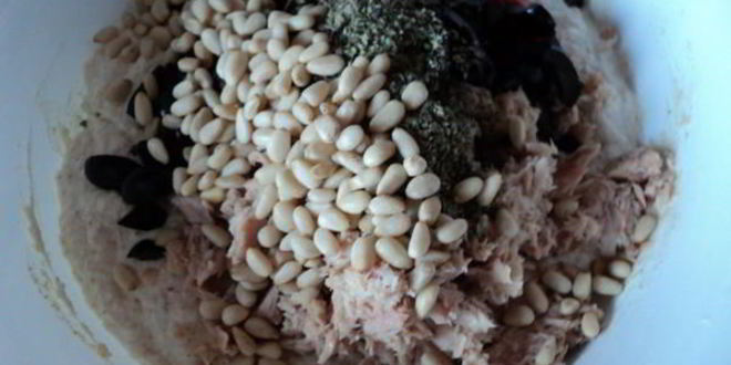 Рецепт запеканки с тунцом и кедровыми орехами