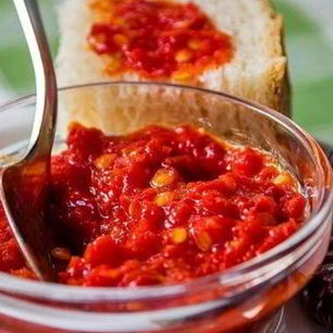 Рецепт Аджики из помидоров и чеснока, без перца