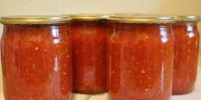 Рецепт аджики из помидоров и чеснока, без перца