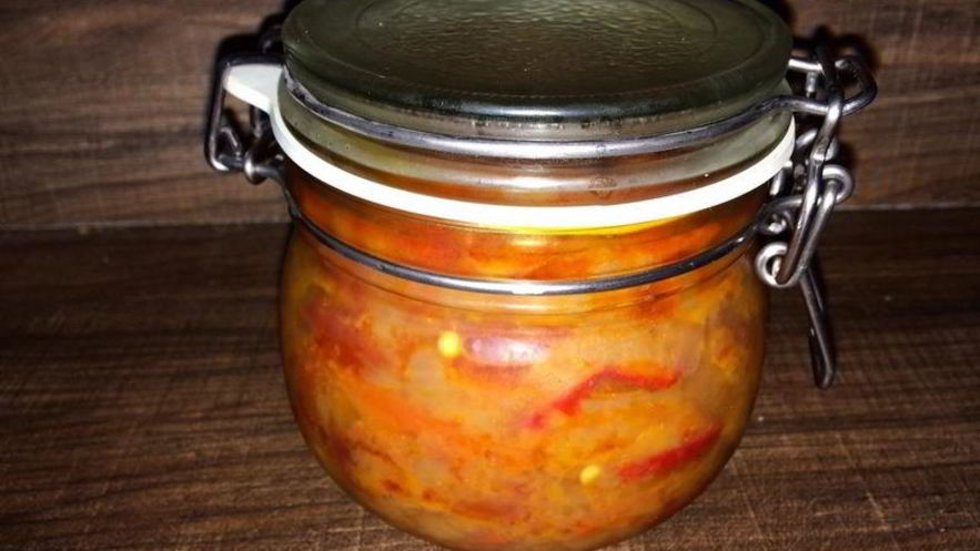 Рецепт аджики из помидоров и лука на зиму