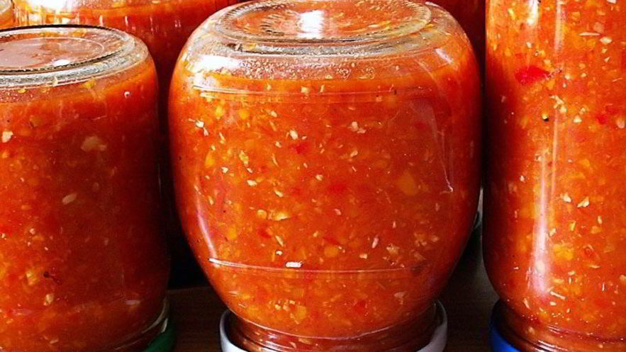 Рецепт аджики из помидоров на зиму
