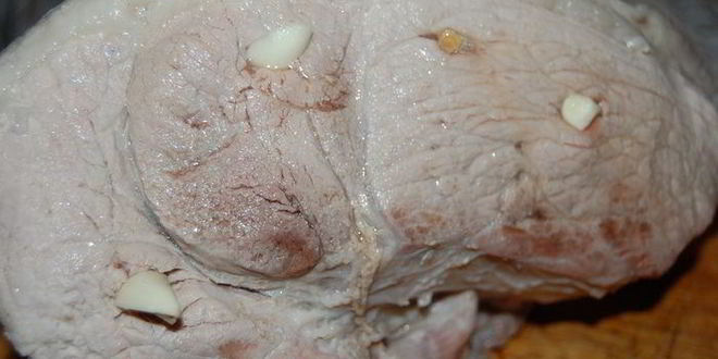 Рецепт свиного окорока варено-печеный в аджике