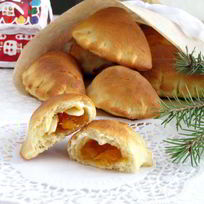 Рецепт Булочек с абрикосовым джемом и миндальными лепестками