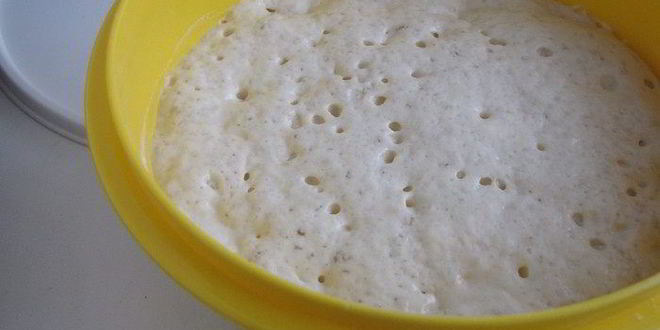 Рецепт булочек с абрикосовым джемом и миндальными лепестками