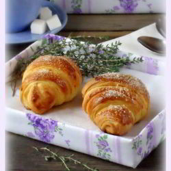 Рецепт Булочек слоеных с джемом и вареной сгущенкой