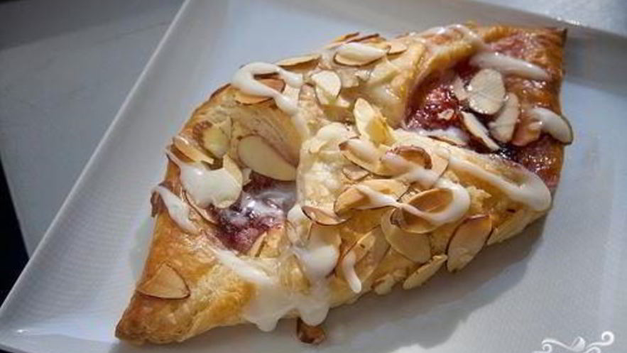 Рецепт датских булочек с марципаном и джемом