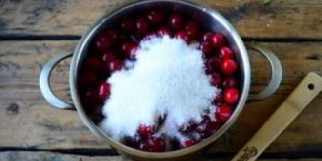 Рецепт джема из вишни с косточками